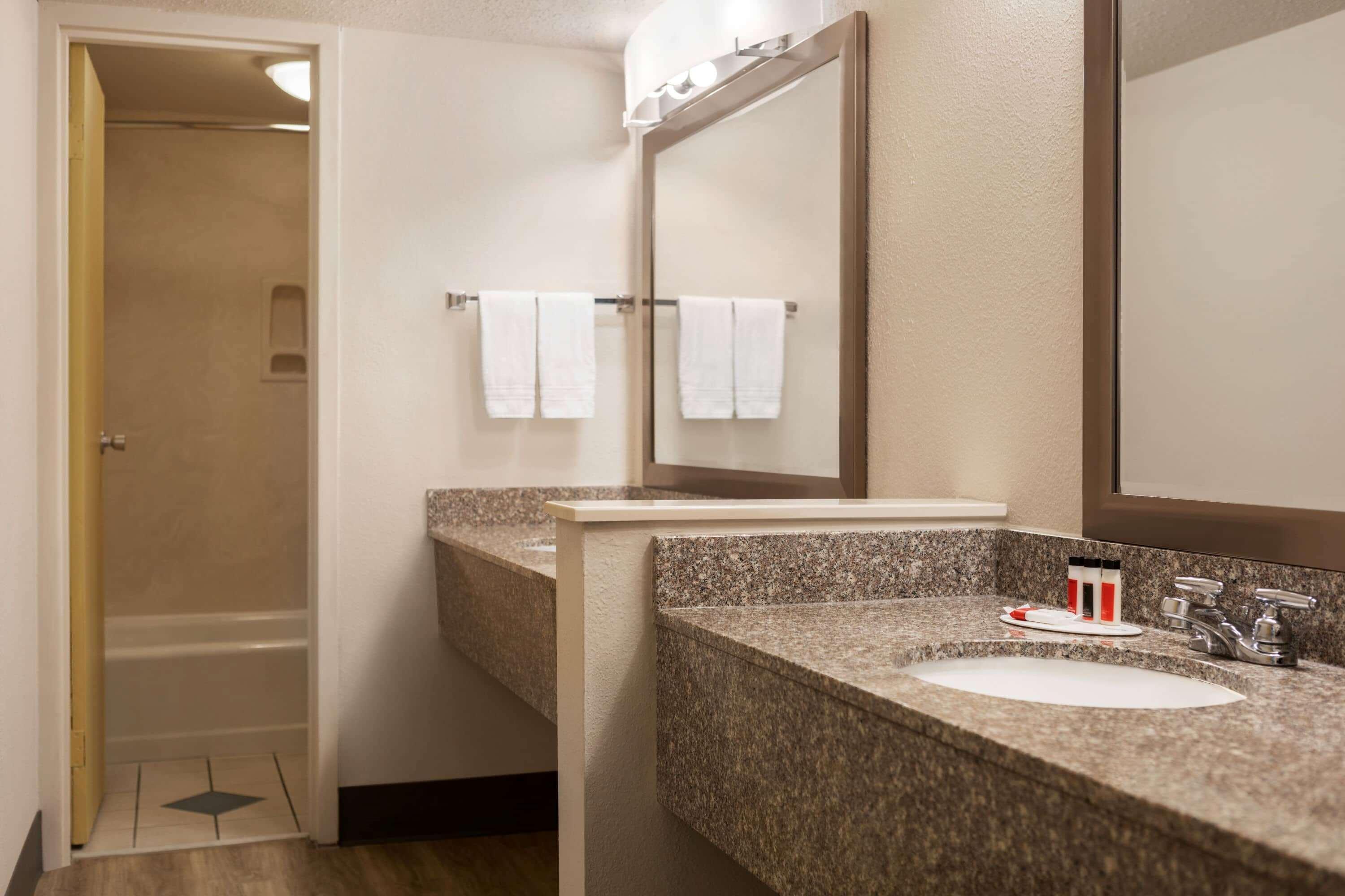 Hotel Bo, A Days Inn By Wyndham Chattanooga Downtown מראה חיצוני תמונה