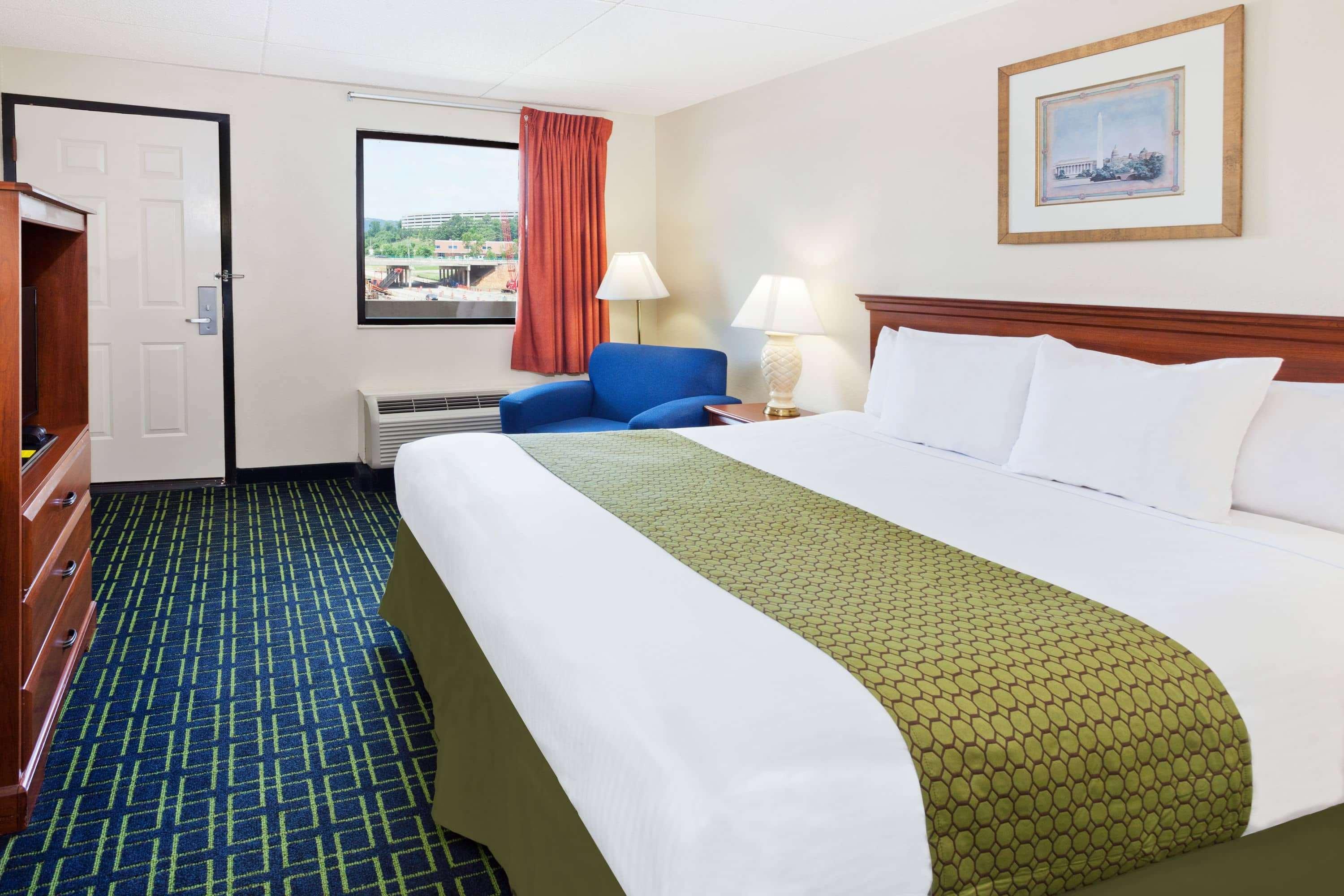 Hotel Bo, A Days Inn By Wyndham Chattanooga Downtown מראה חיצוני תמונה