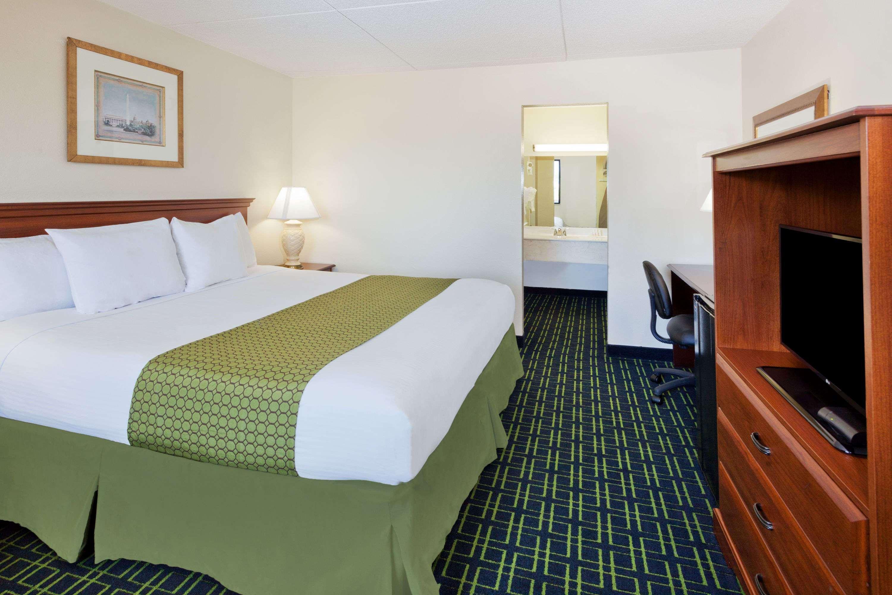 Hotel Bo, A Days Inn By Wyndham Chattanooga Downtown מראה חיצוני תמונה
