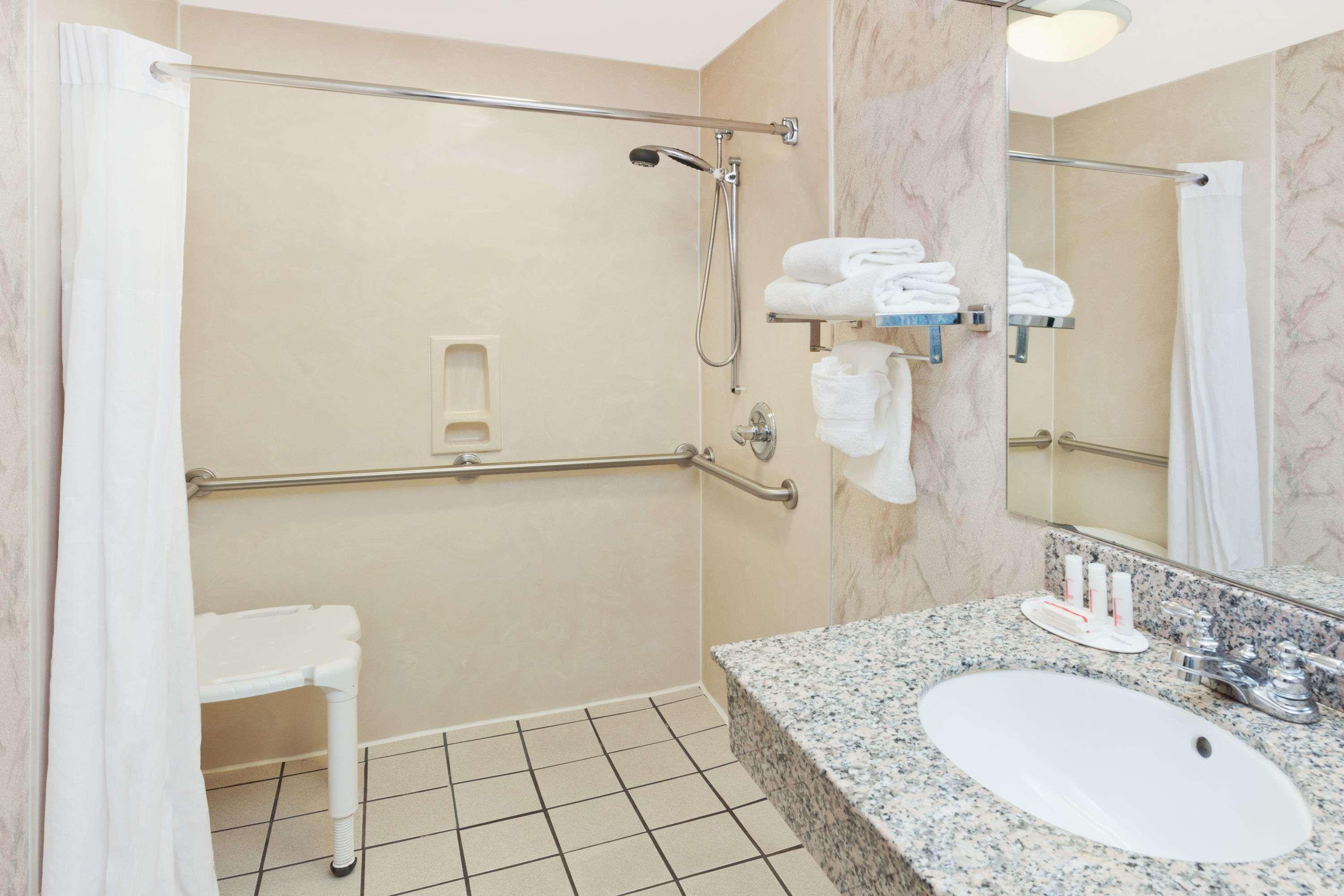 Hotel Bo, A Days Inn By Wyndham Chattanooga Downtown מראה חיצוני תמונה