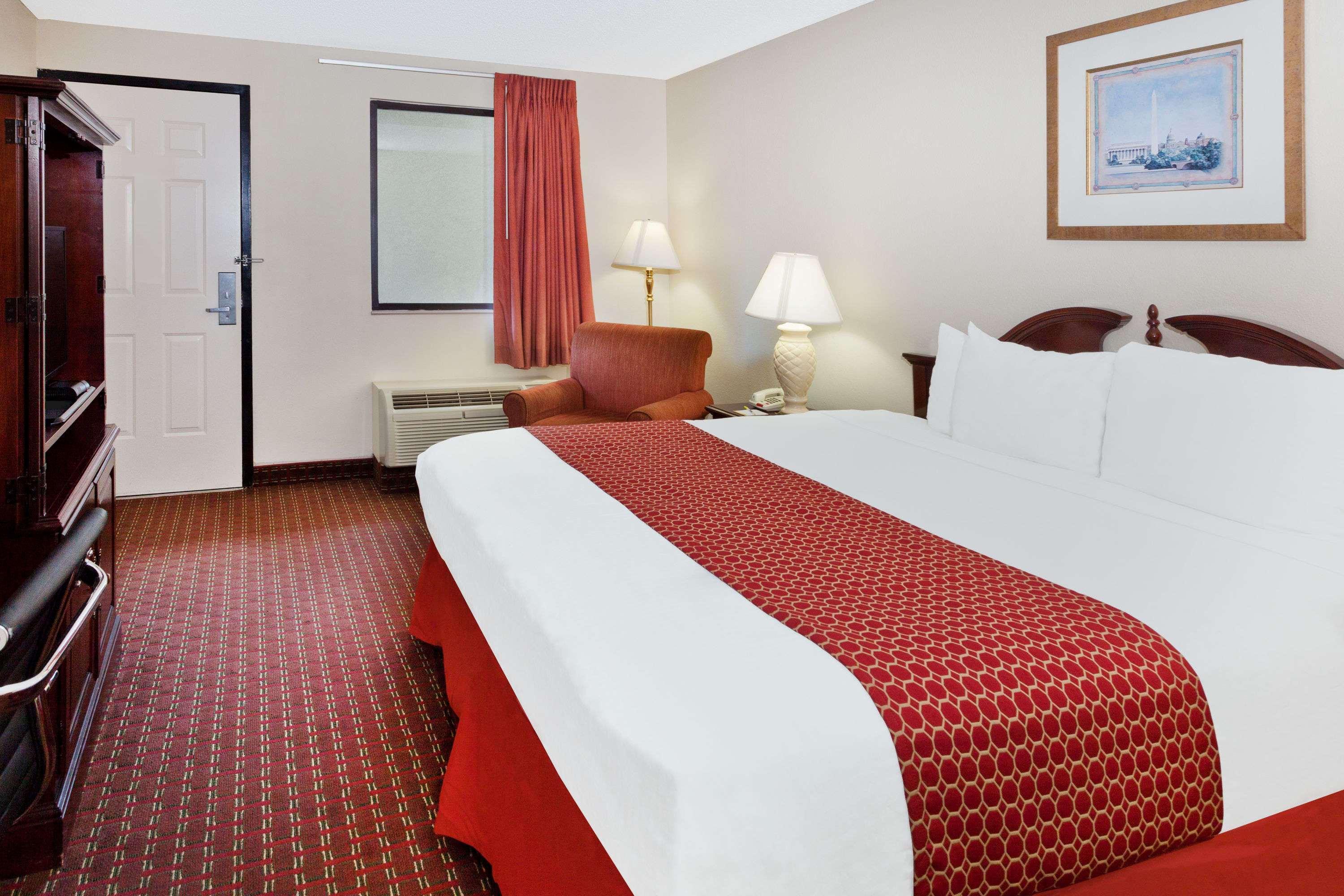 Hotel Bo, A Days Inn By Wyndham Chattanooga Downtown מראה חיצוני תמונה