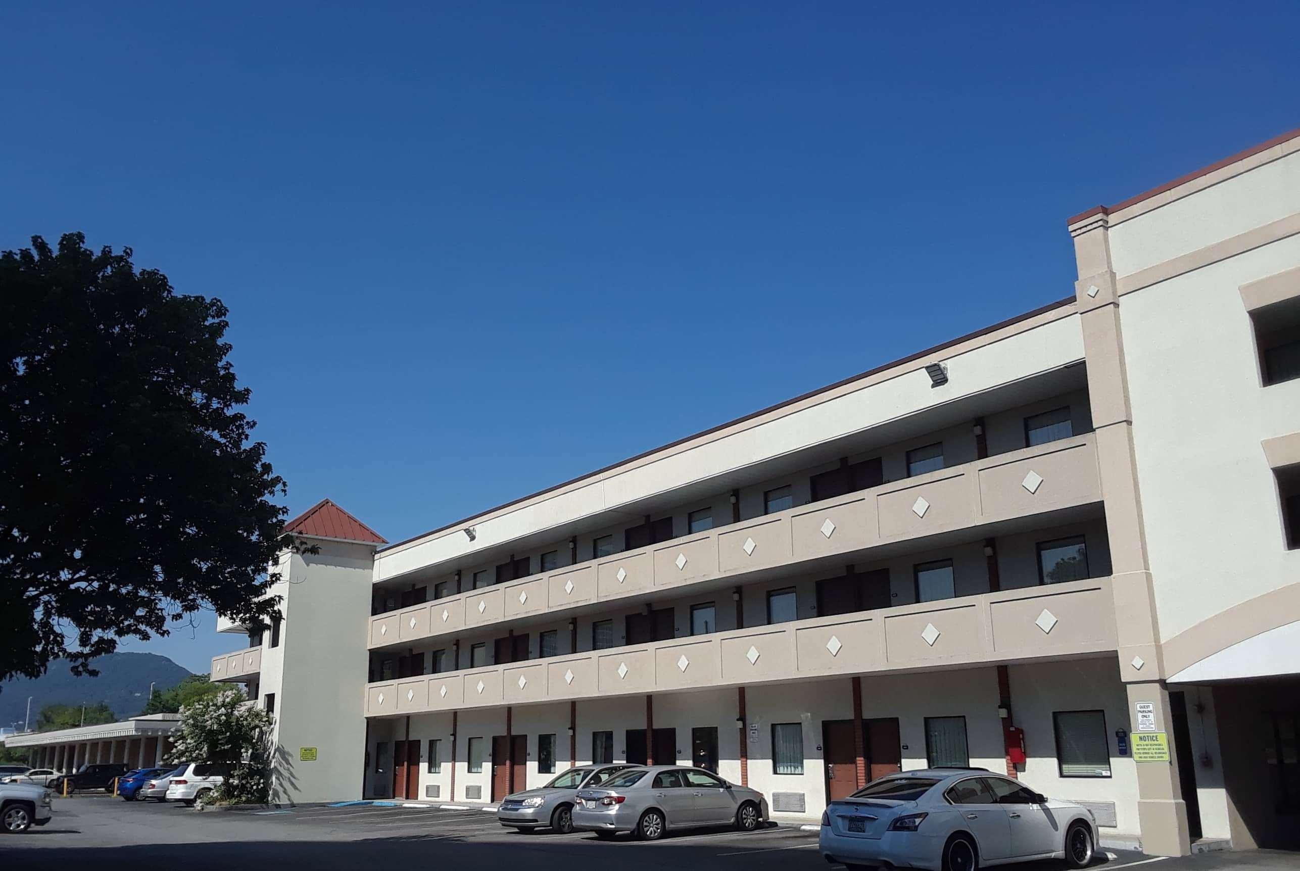 Hotel Bo, A Days Inn By Wyndham Chattanooga Downtown מראה חיצוני תמונה
