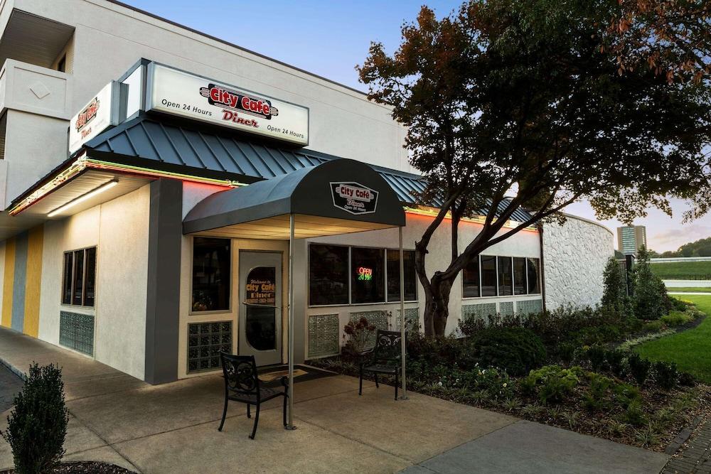 Hotel Bo, A Days Inn By Wyndham Chattanooga Downtown מראה חיצוני תמונה